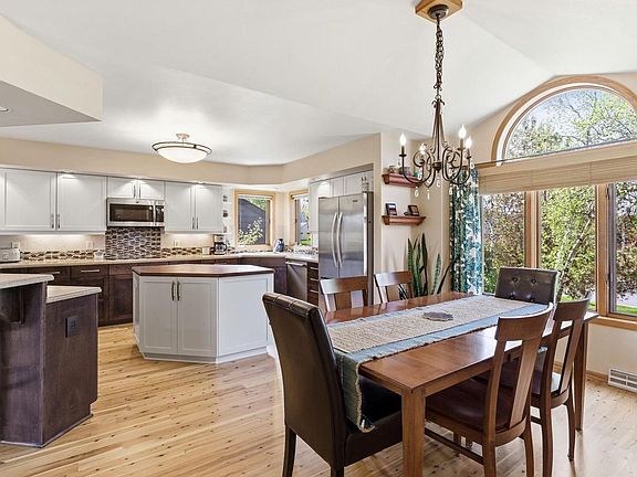 2nd image of 5213 Comanche Way
