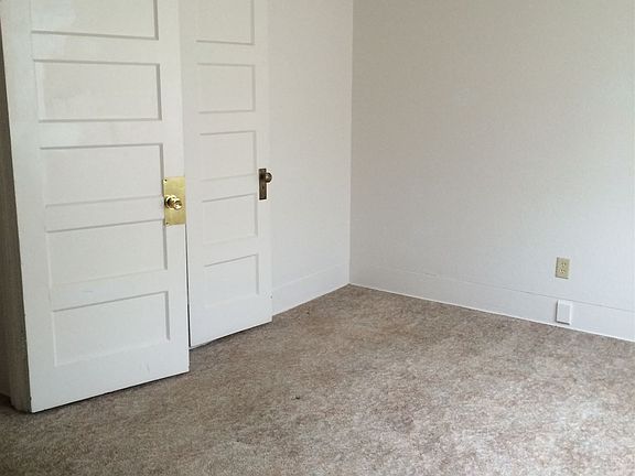 2nd image of 10 12th St N