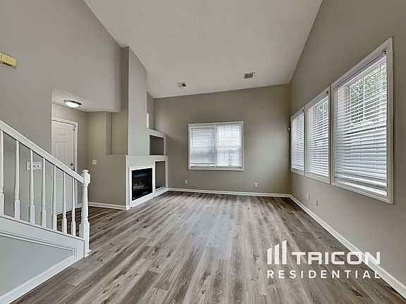 2nd image of 1005 Stonecroft Ln