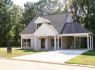 393 Woodland Dr, New Albany, MS 38652