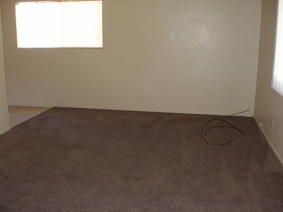 4th image of 16482 Smoketree St APT B