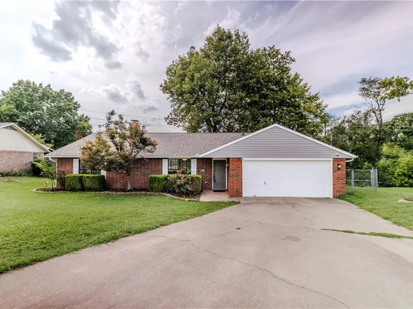 1629 Amy Cir, Springdale, AR 72762