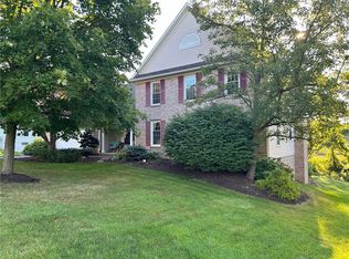 90 Broadmoor Trl, Fairport, NY 14450