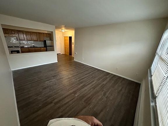 2nd image of 14 Amsterdam Pl APT 2A
