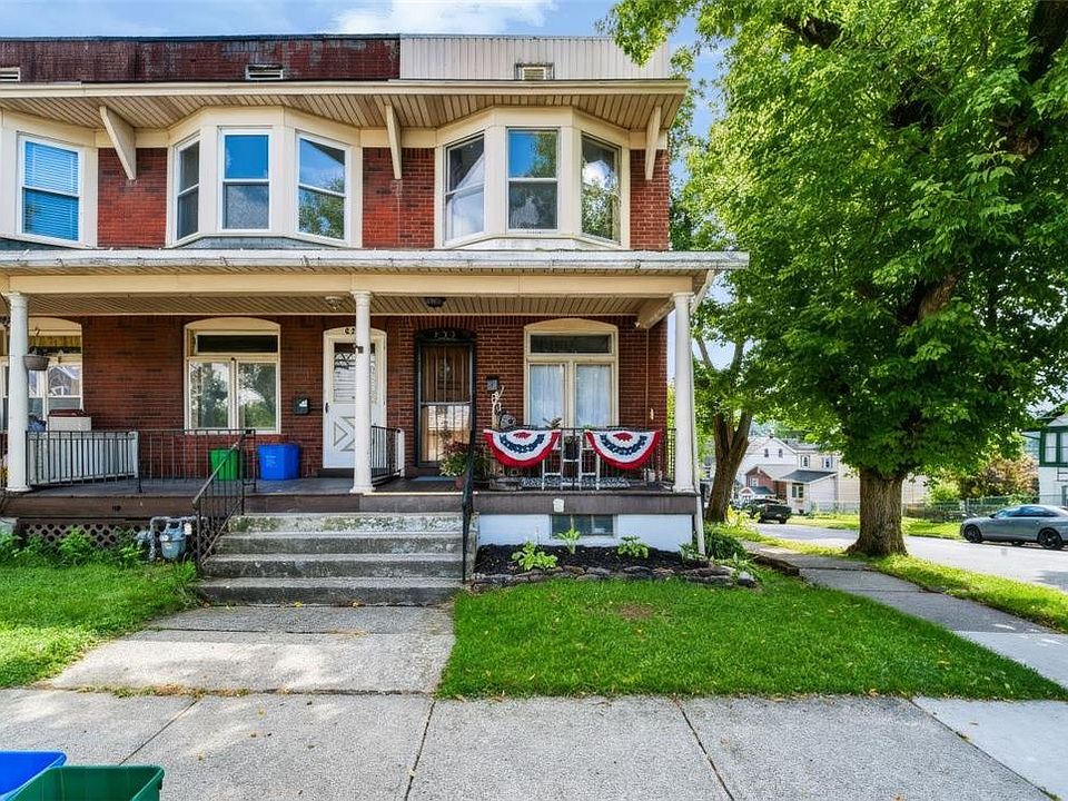 1st image of 835 Spring St