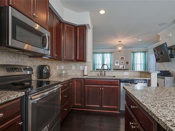 All appliances stay - inc washer/dryer.