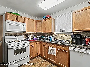 1612 S Washington Ave — Photo 3
