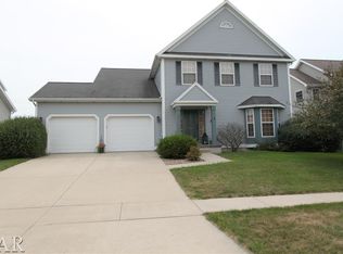9 Lexis Ct, Bloomington, IL