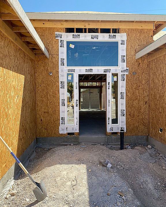 2nd image of 5097 Roberta Ln