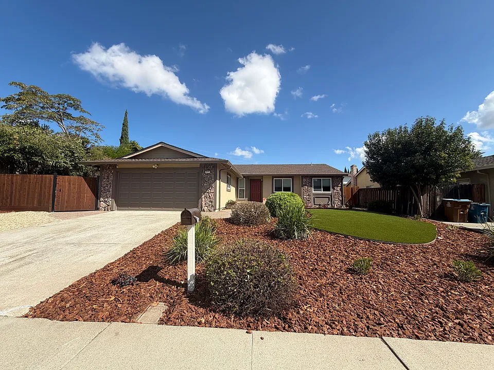 2216 Cordoba Way