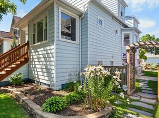 5818 W Byron St, Chicago, IL 60634