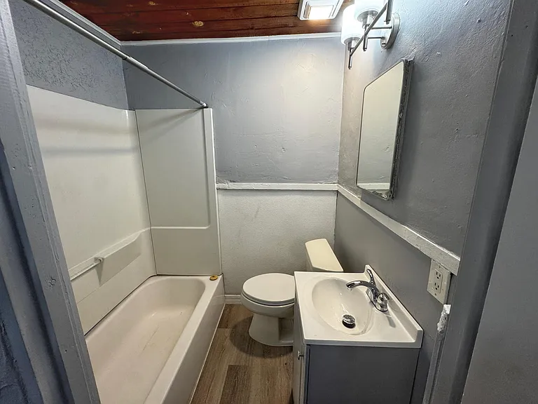 426 Headingly Ave NW #A — Photo 12