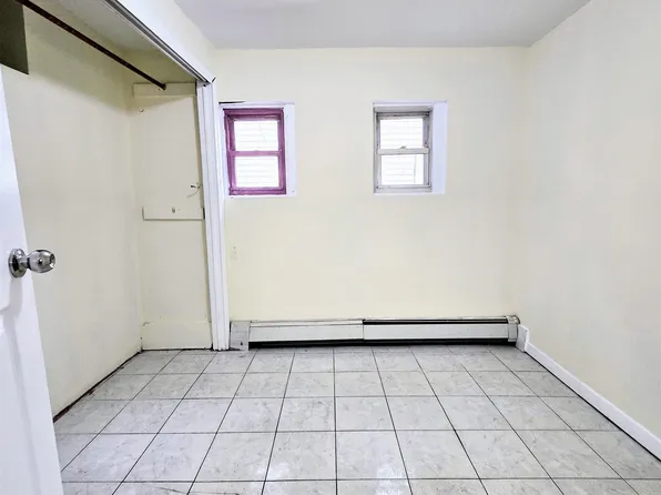 2015 Summit Avenue image 3 of 5