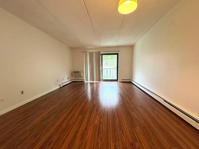 80 N Warren St #20 — Photo 10