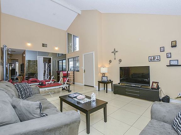 4th image of 928 Ashworth Pl