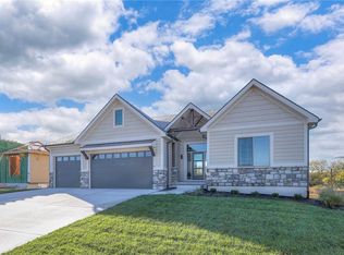 2119 SW Hook Farm Dr, Lees Summit, MO 64082
