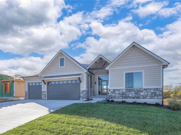 2119 SW Hook Farm Dr, Lees Summit, MO 64082