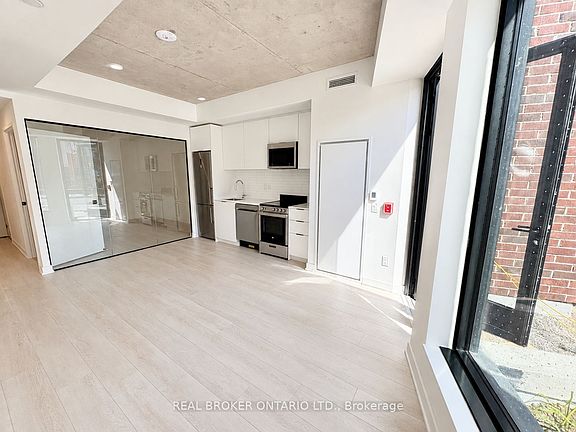 5th image of 410 Keele St #103