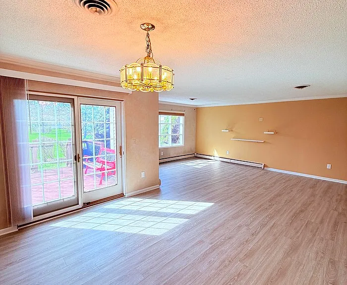 42021 Banbury Ct — Photo 7