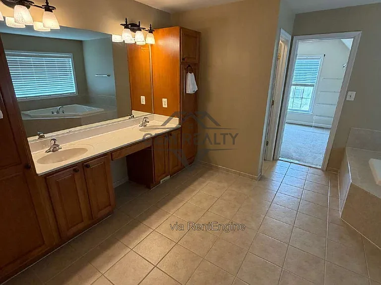10410 Silver Creek Ct — Photo 51