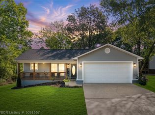 2014 N Hills Blvd, Van Buren, AR 72956