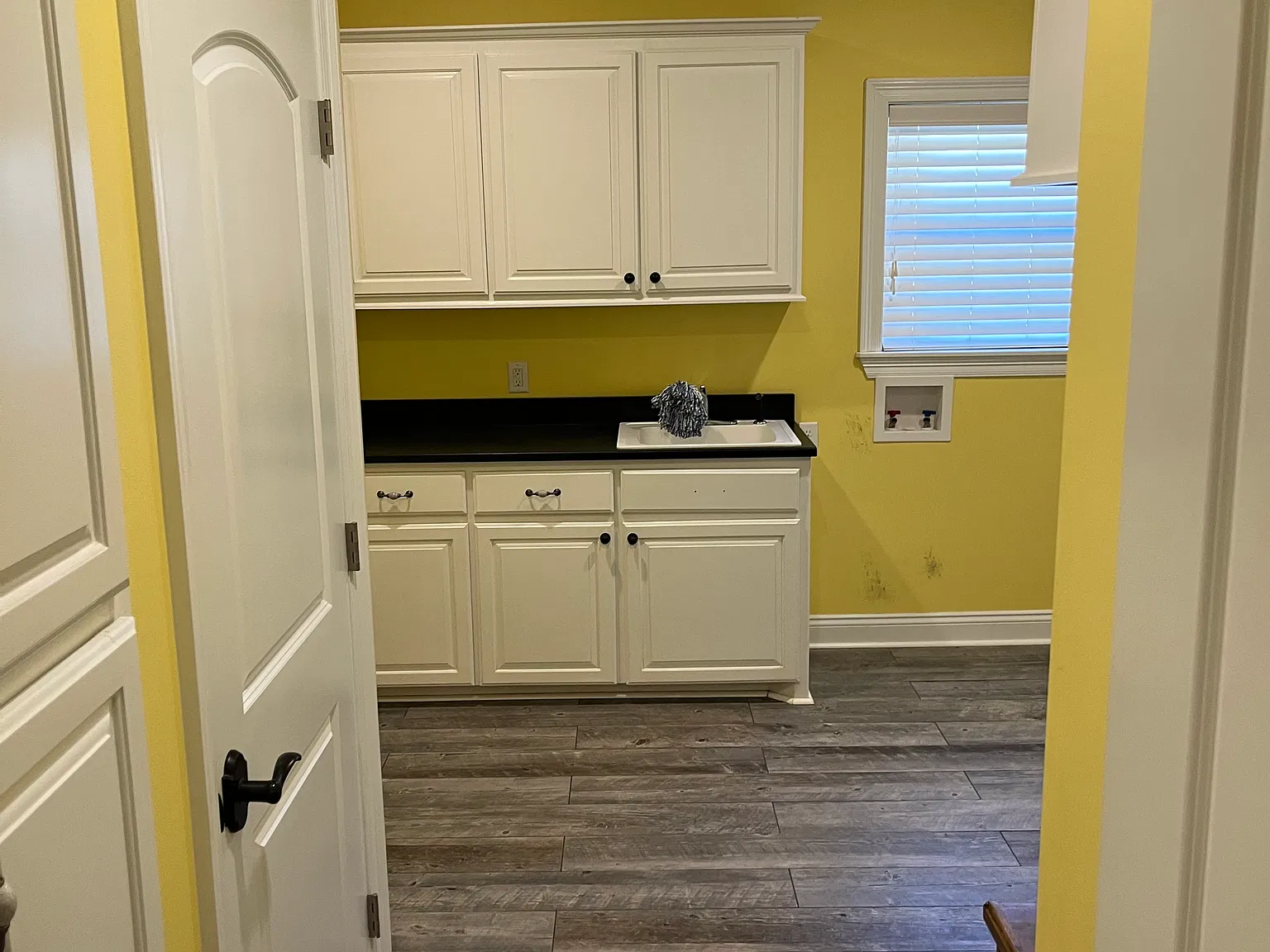 3 bed, 2.5 bath, 2224 sqft, $4,500 — Photo 2