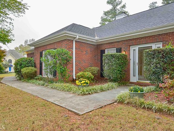 3rd image of 2442 Idlewood Way