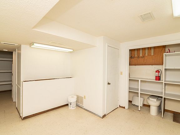 3rd image of 1314 Southwest Blvd #1