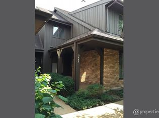 3885 Mission Hills Rd N #4D, Northbrook, IL 60062