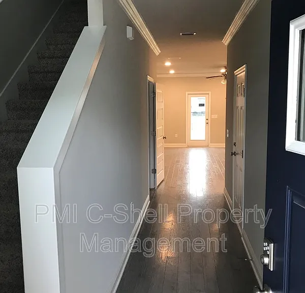 357 S East St — Photo 17