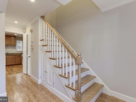 4th image of 6705 Kenwood Forest Ln #49