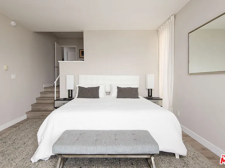 18063 Coastline Dr — Photo 23