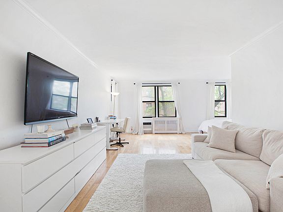 3rd image of 10025 Queens Blvd APT 4B