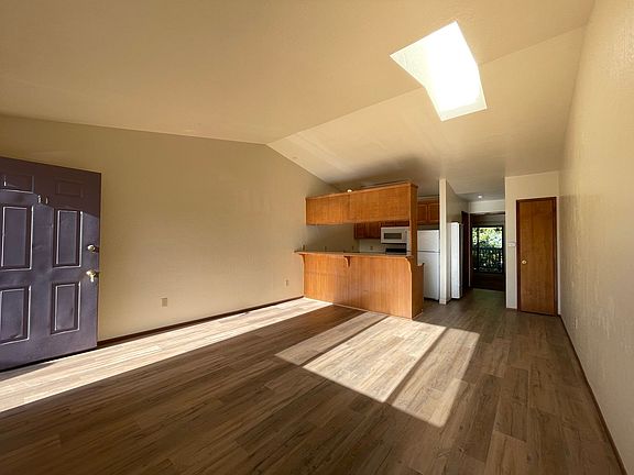 4th image of 1275 Searles St #11