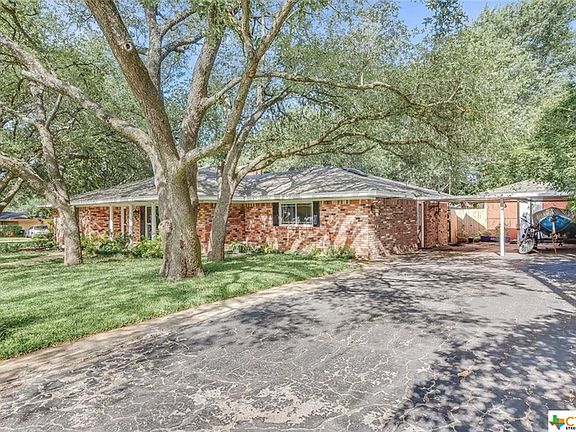 3rd image of 2300 Birdcreek Dr