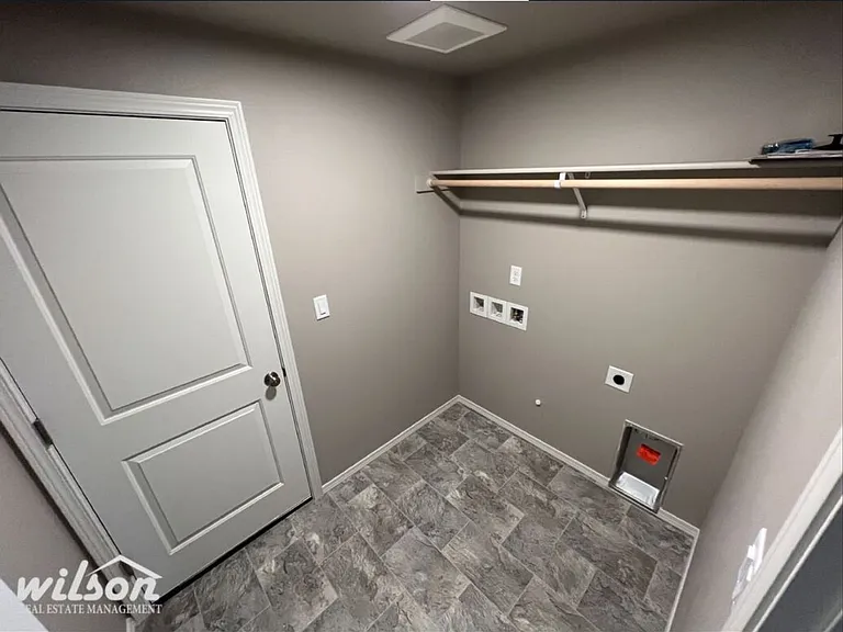6114 Crown Crest Ave — Photo 13