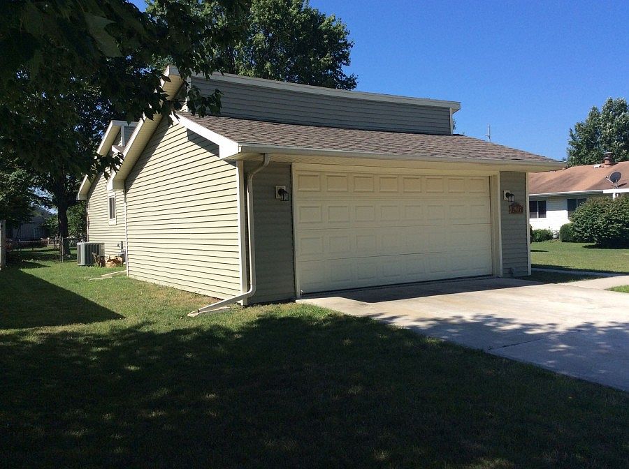 2nd image of 2907 Clayton Blvd