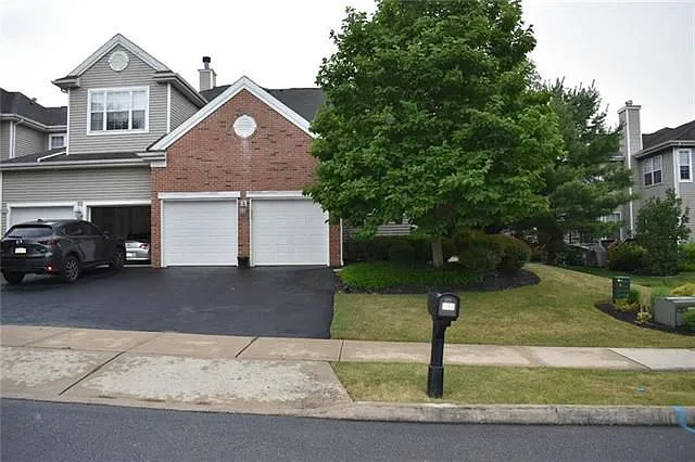 944 Tennyson Dr photo 1