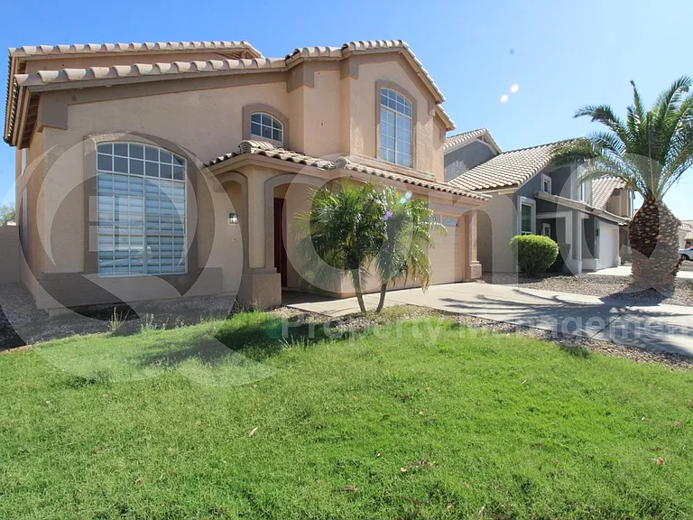 137 W Leah Ct — Photo 2
