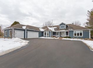 2S862 Volintine Farm Rd, Batavia, IL 60510