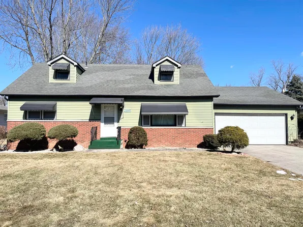 1249 Driftwood Dr, Lowell, IN 46356