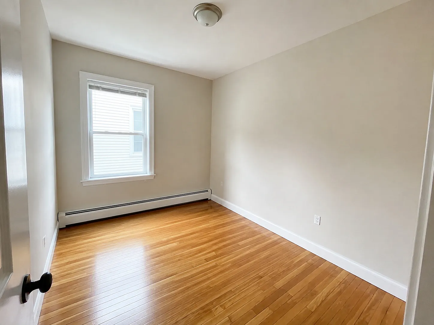 1 bed, 400 sqft, $1,350 — Photo 3