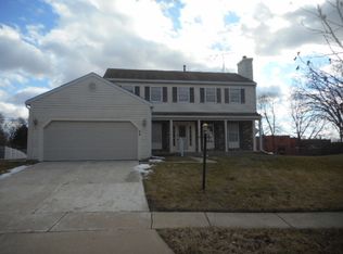45 N Walnut Ct, Streamwood, IL 60107