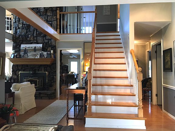 4th image of 23 Briarwood Ln