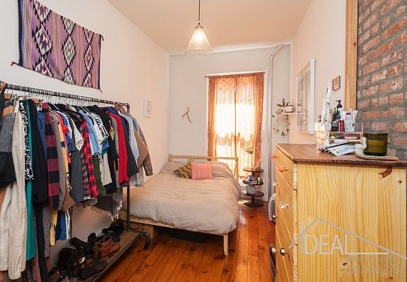 4th image of 537 Lafayette Ave