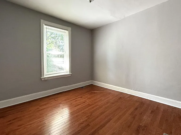 459 Winona St — Photo 9