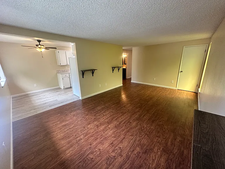 630 SE 182nd Ave — Photo 4