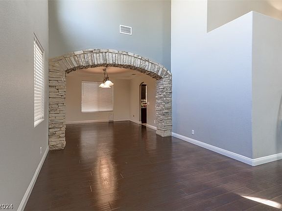 5th image of 11562 Bollinger Ln