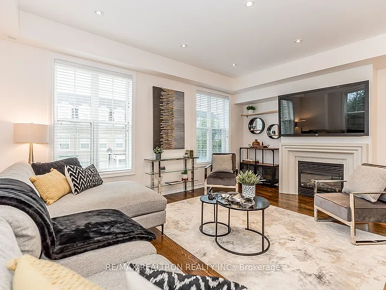 28 Donald Buttress Blvd W — Photo 18