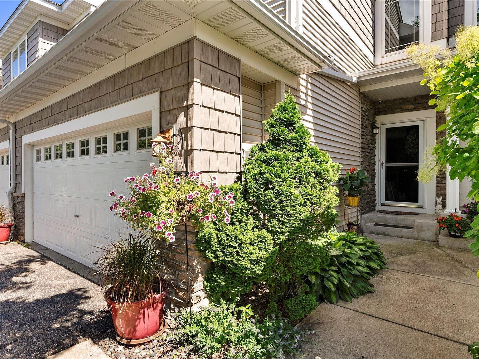 15891 Porchlight Ln, Eden Prairie, MN 55347 | Zillow